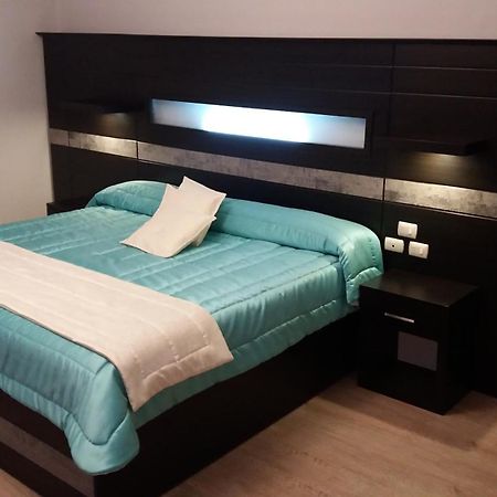 Hotel Majestic 2 By Hhg Cuenca Room photo